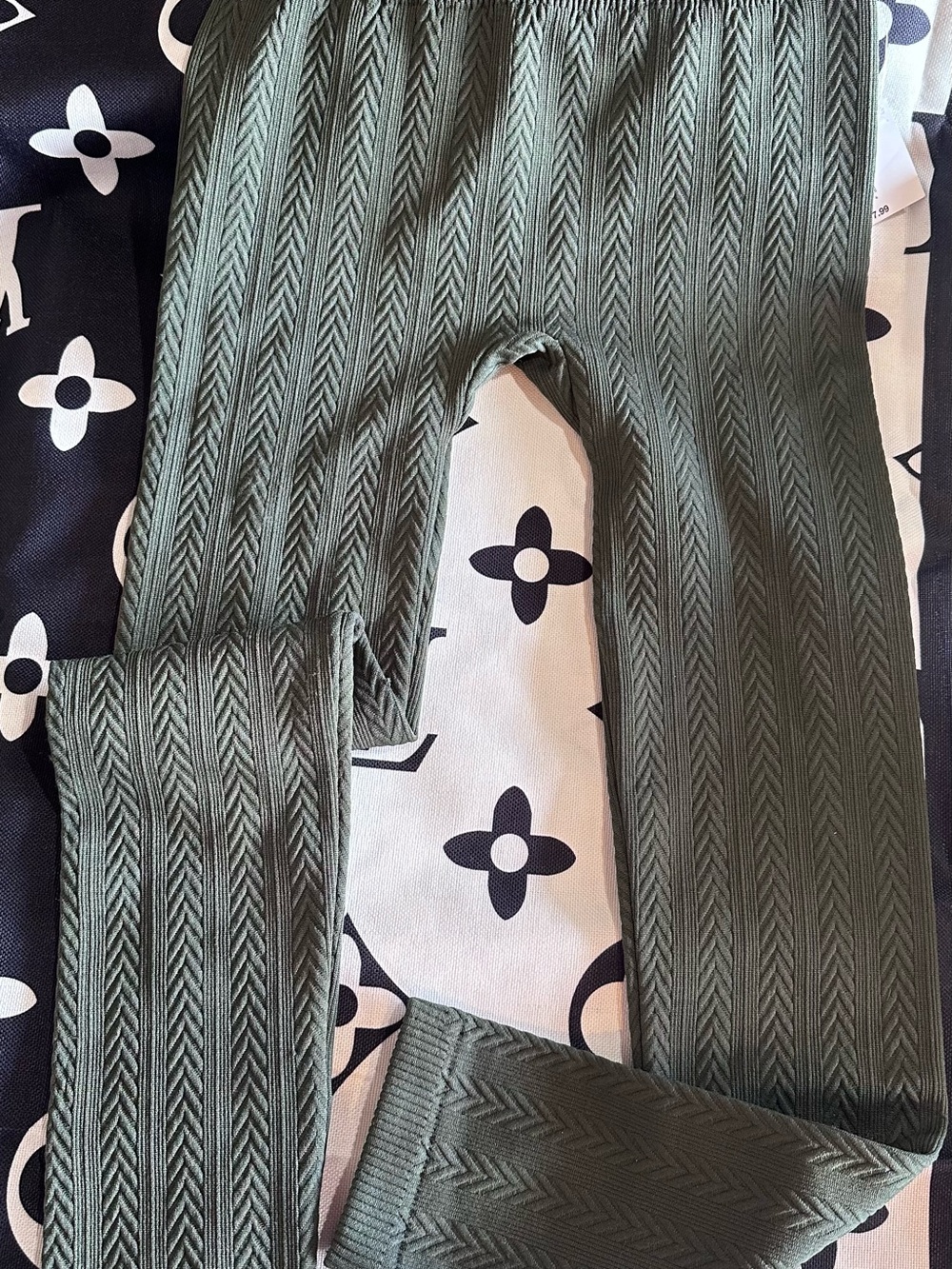 The JWS Collection Olive Chevron Ribbed Leggings